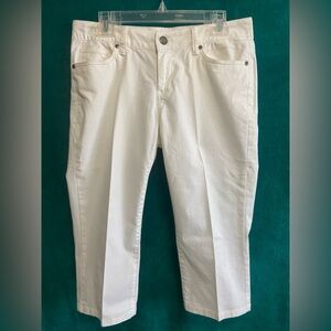 Petite Sonoma brand white capris. 10P